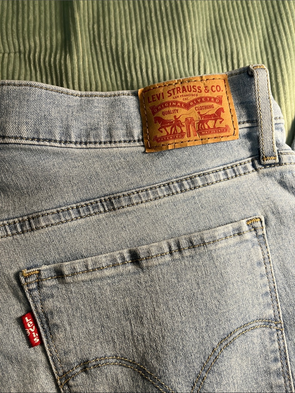 Levi's Women's 318 Shaping Wide-Leg Jeans - Picture 2 of 5